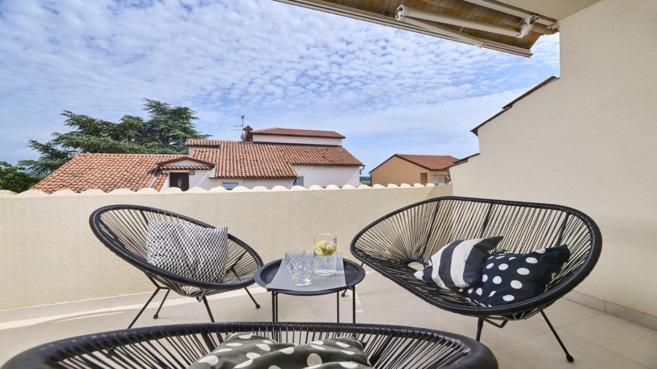 Apartment Iriska Novigrad Istria エクステリア 写真